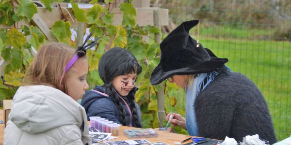 Une après-midi d’Halloween pleine de rires et de malice