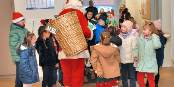 PÈRE NOËL DANS NOS ÉCOLES