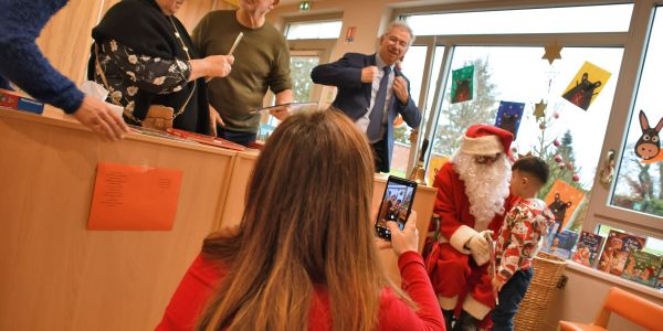 PÈRE NOËL DANS NOS ÉCOLES