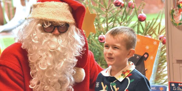 PÈRE NOËL DANS NOS ÉCOLES