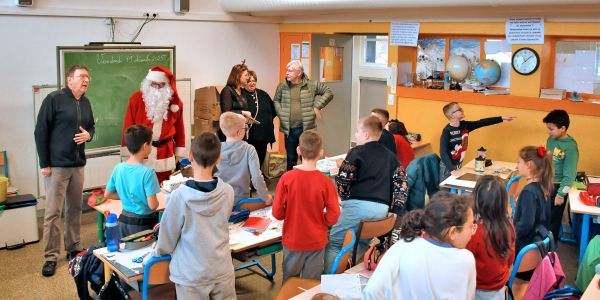 PÈRE NOËL DANS NOS ÉCOLES
