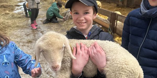 UNE JOURNÉE AU COEUR DE LA FERME POUR LES ENFANTS DES ÉCOLES DE RECH
