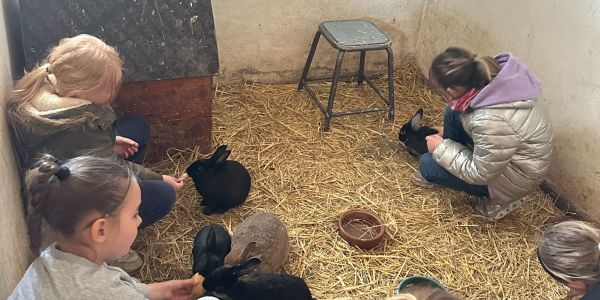 UNE JOURNÉE AU COEUR DE LA FERME POUR LES ENFANTS DES ÉCOLES DE RECH