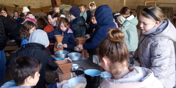 UNE JOURNÉE AU COEUR DE LA FERME POUR LES ENFANTS DES ÉCOLES DE RECH