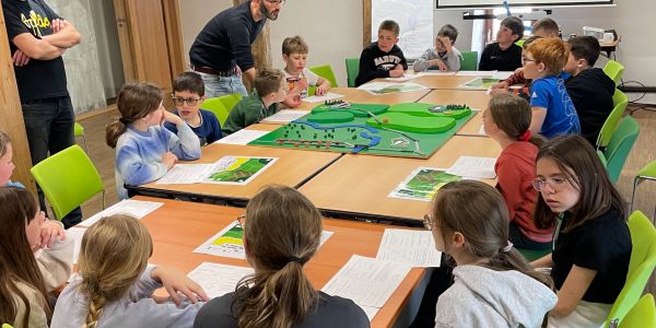 Les élèves de Rech à la découverte des énergies renouvelables Les élèves de Rech à la découverte des énergies renouvelables