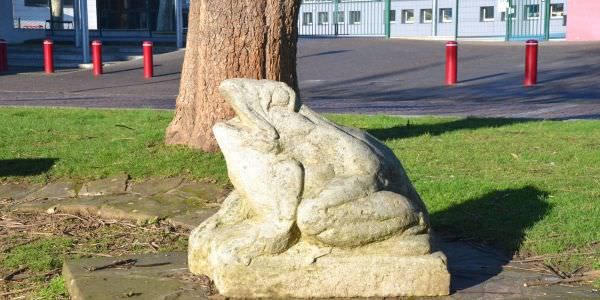 La Grenouille de pierre